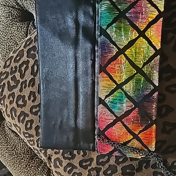 BCBG Max Mara Holographic Iridescent Clutch w/ Chain Strap Bag! - Picture 5 of 7